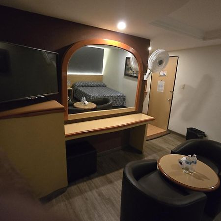 Hotel Y Villas Gran Via مدينة مكسيكو المظهر الخارجي الصورة