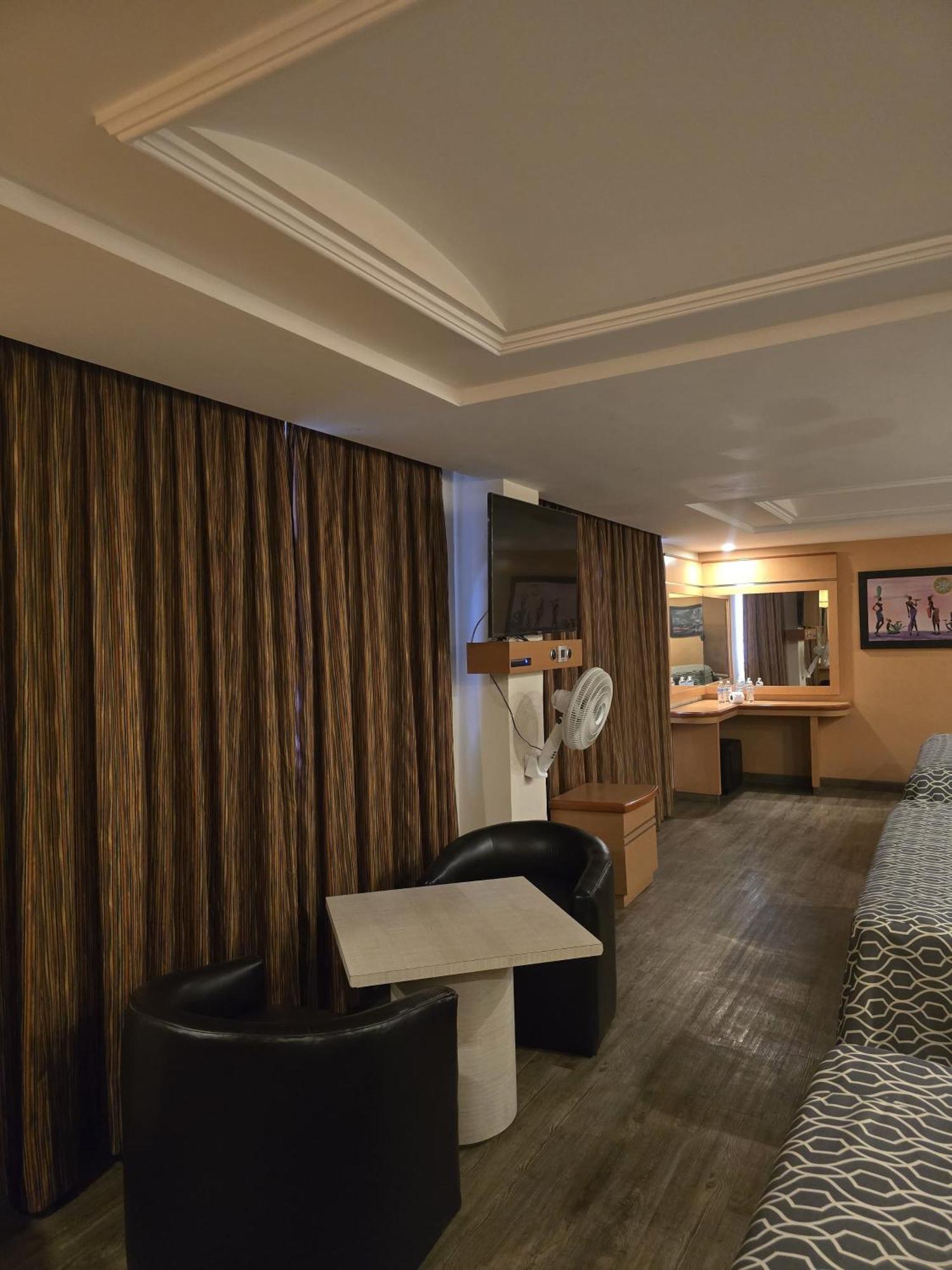 Hotel Y Villas Gran Via مدينة مكسيكو المظهر الخارجي الصورة